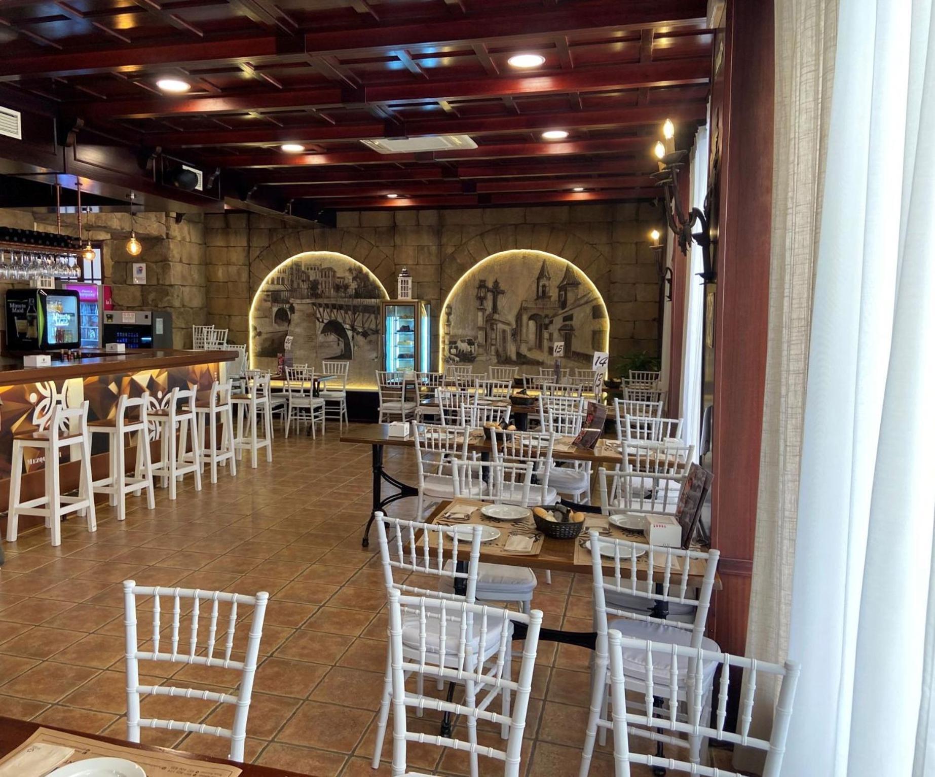Hotel Las Acacias Puente Genil Buitenkant foto